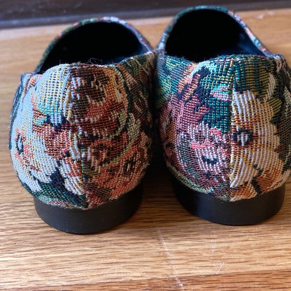ASOS women’s Tapestry flat shoe, marked size 7, fits like size 9. Worn one time. - Picture 6 of 8